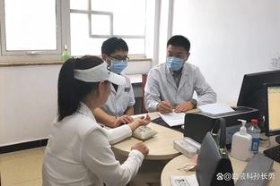 奥马尔：瓦妮莎用科比的遗产帮助白人大学 而不是帮助黑人